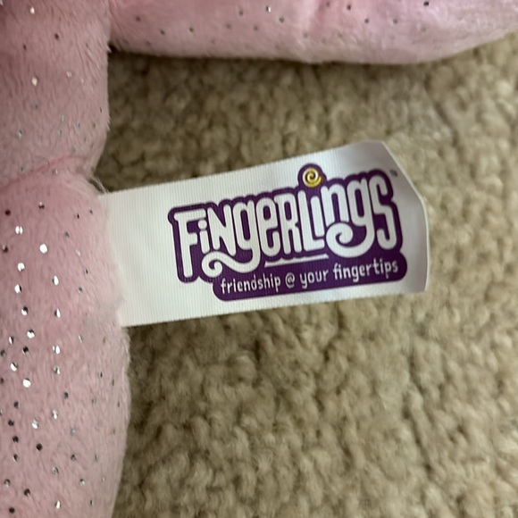 Fingerlings Pink Sparkle Poseable Laughing Monkey - Picture 3 of 3
